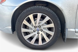 Harmaa Volvo V70 2008 kuva 9.