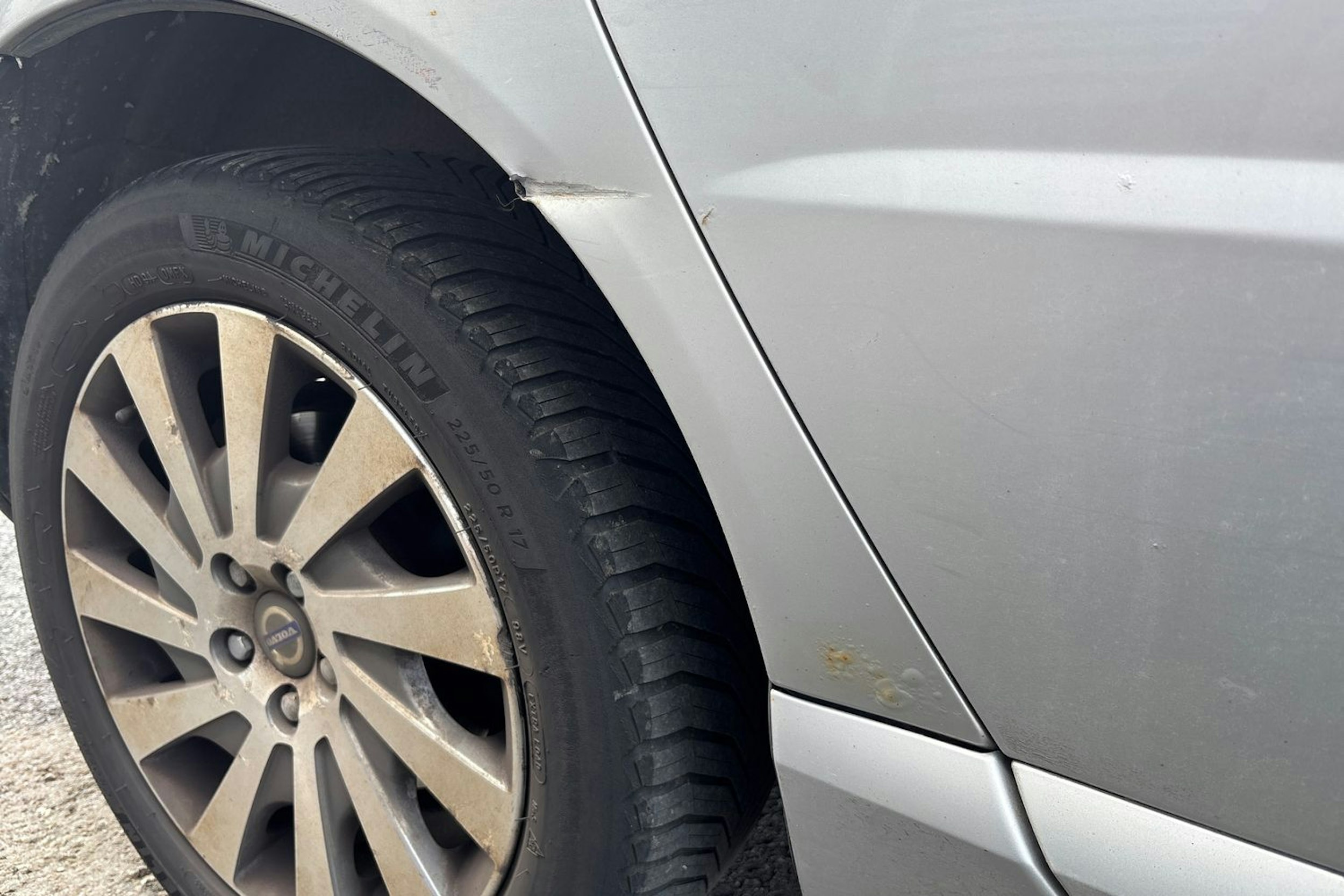 Harmaa Volvo V70 2008 kuva 31.