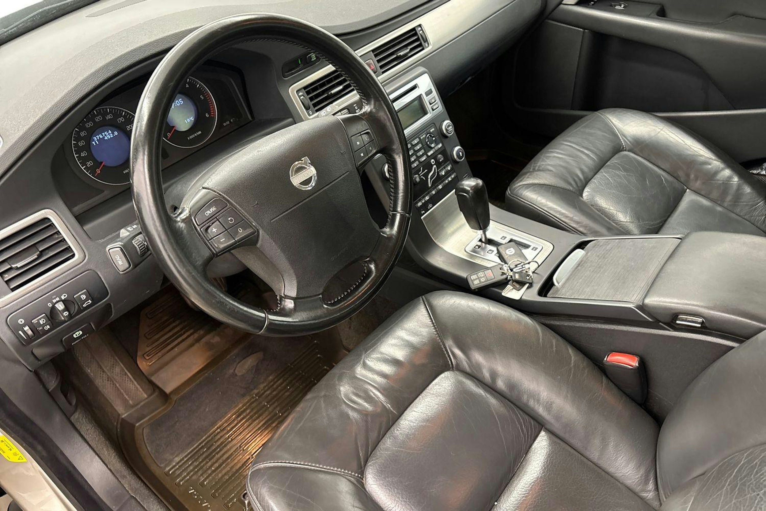 harmaa Volvo V70 2008 kuva 7.