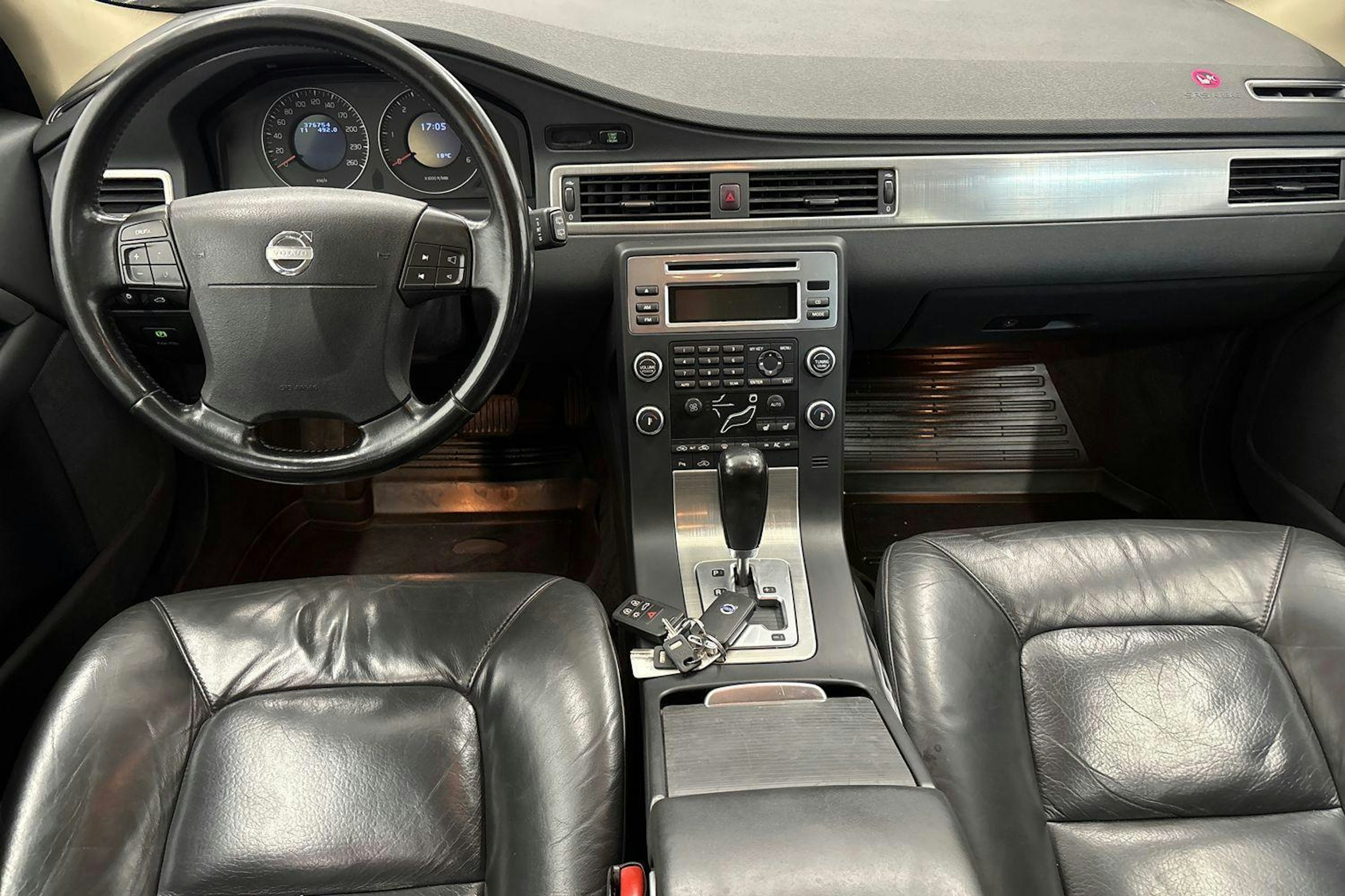 harmaa Volvo V70 2008 kuva 9.