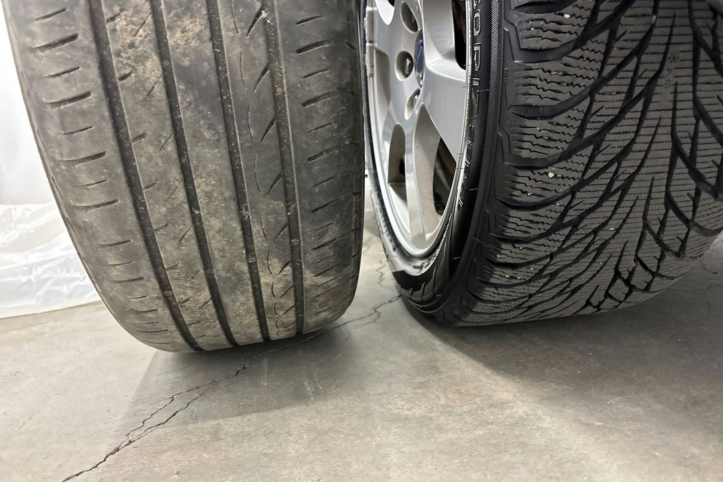 harmaa Volvo V70 2008 kuva 13.