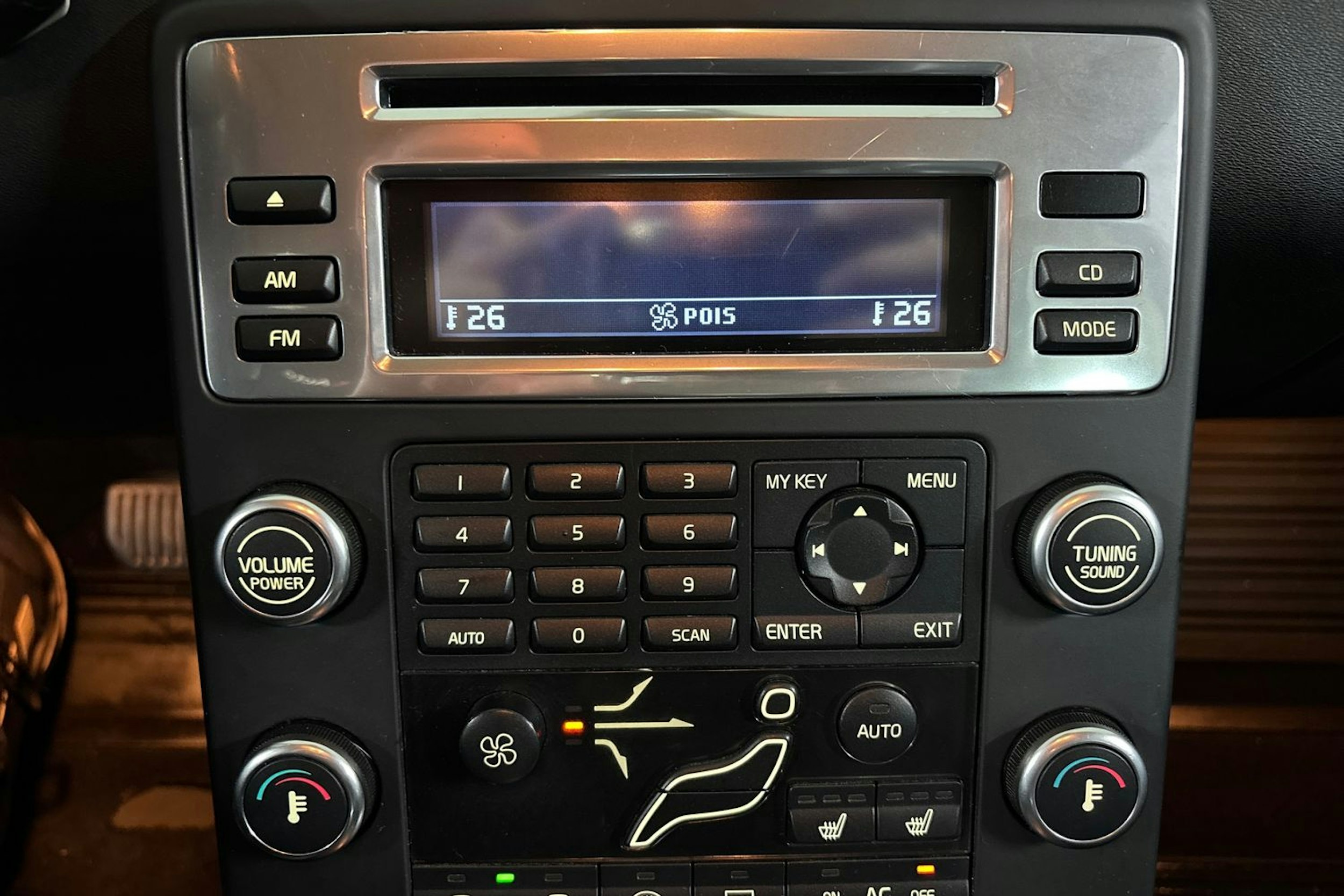 harmaa Volvo V70 2008 kuva 14.