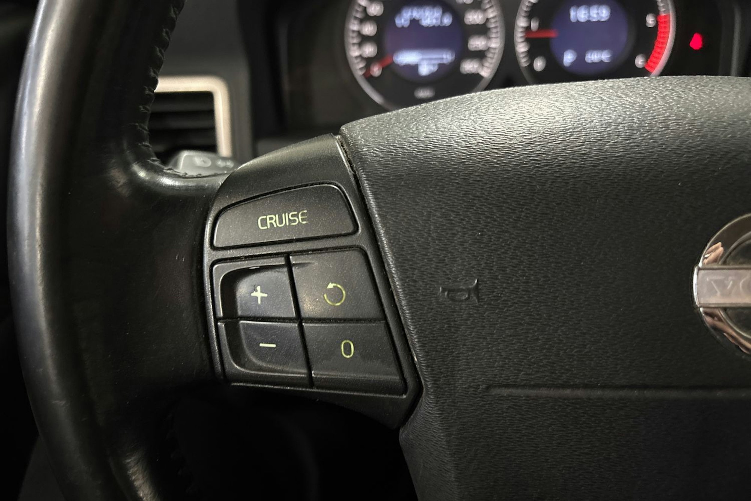 harmaa Volvo V70 2008 kuva 18.