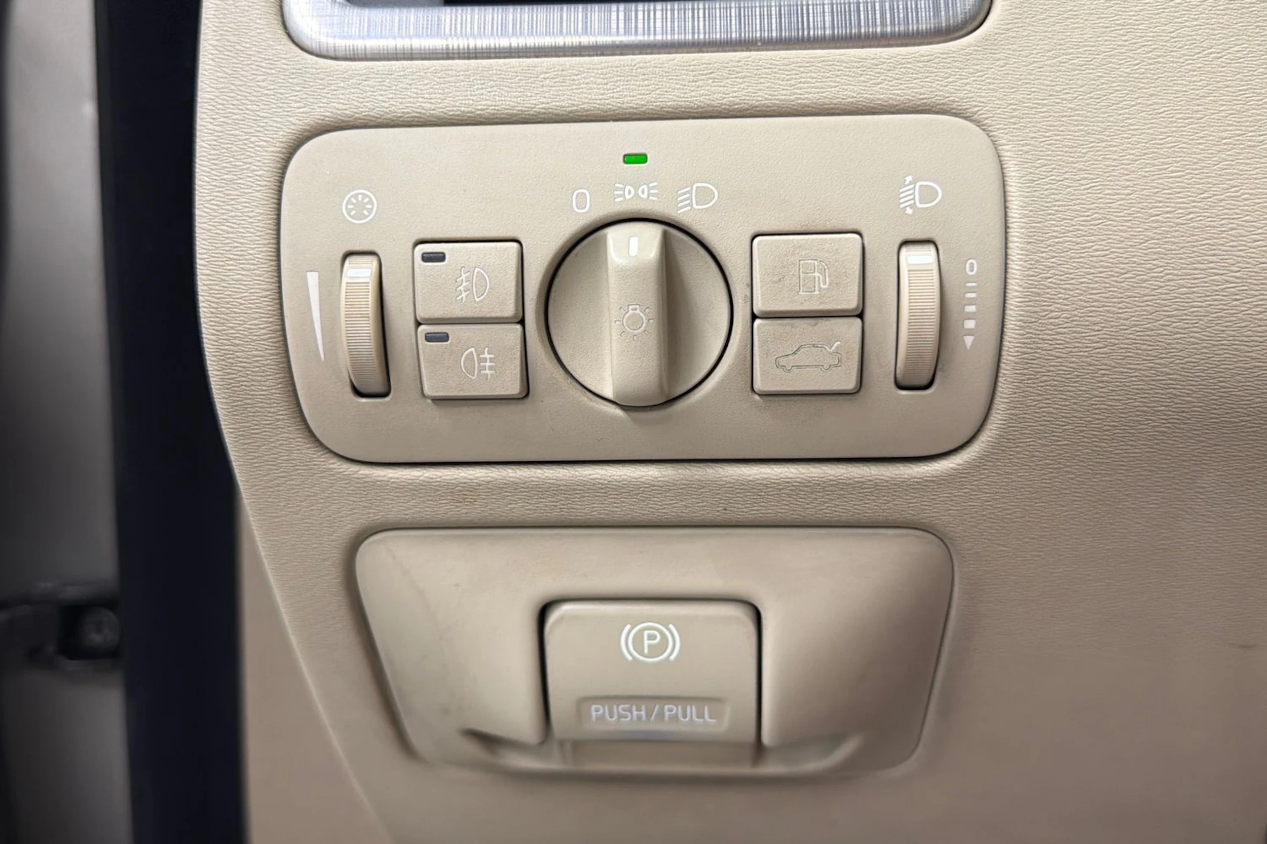 ruskea (beige) Volvo V70 2008 kuva 22.