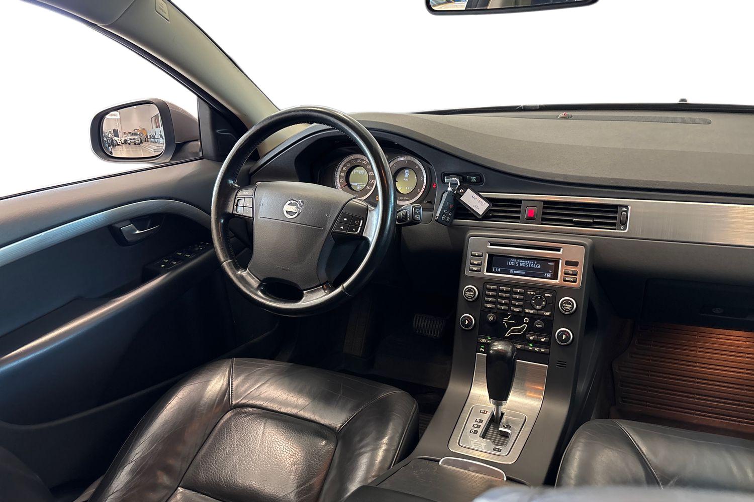 Volvo V70 D5 Momentum aut 2009, photo 7/24