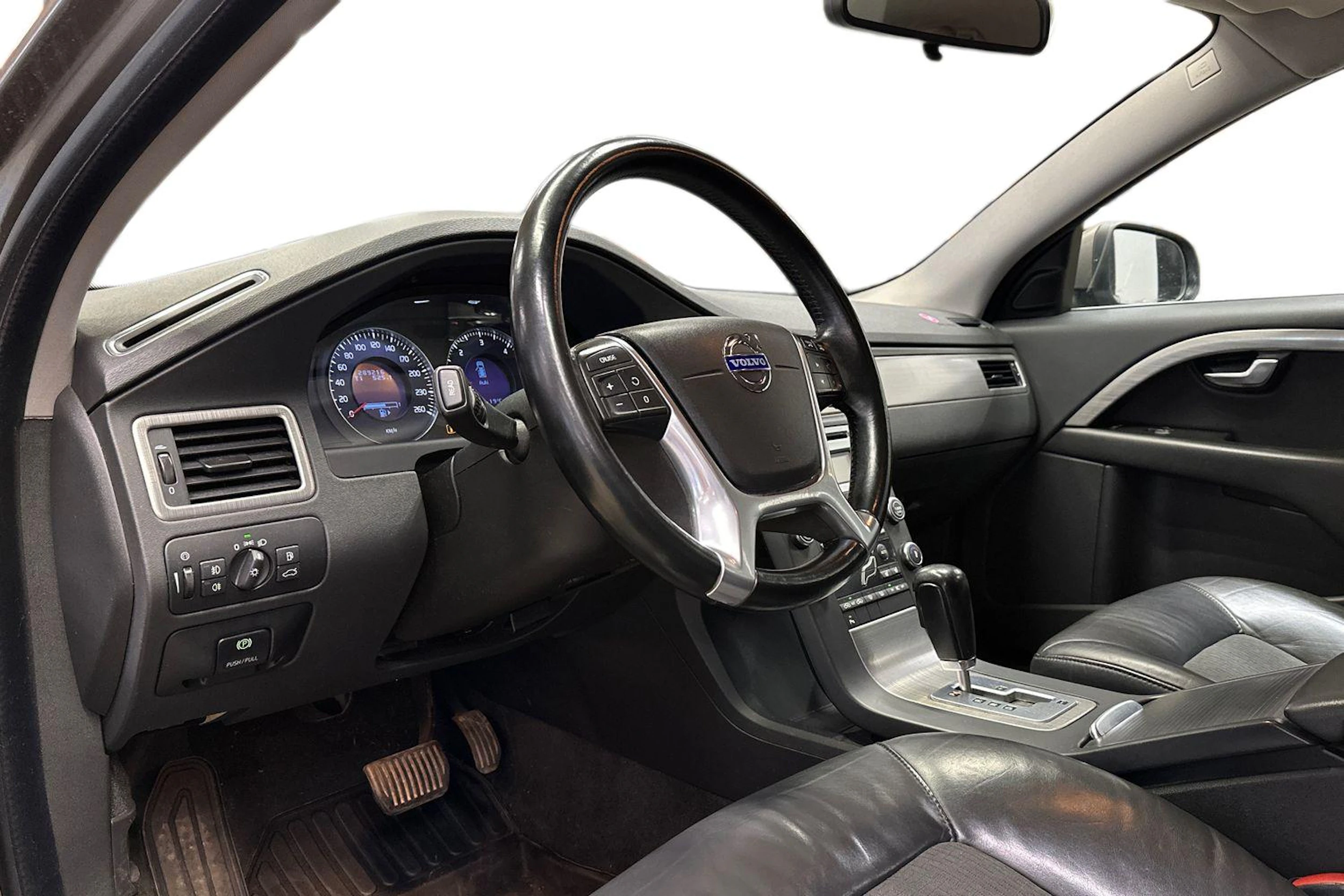 harmaa Volvo V70 2009 kuva 8.