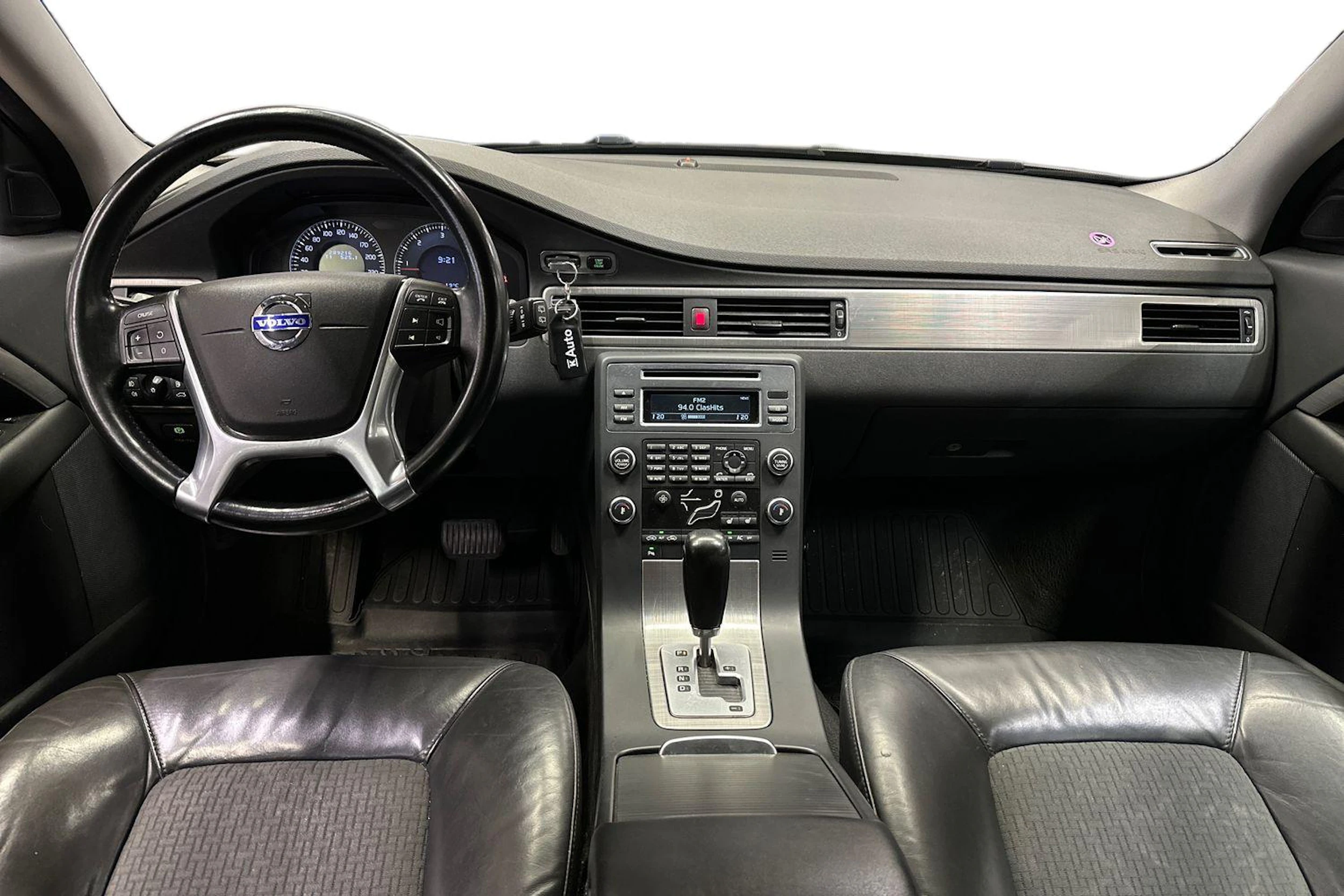 harmaa Volvo V70 2009 kuva 9.