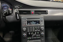 harmaa Volvo V70 2009 kuva 19.