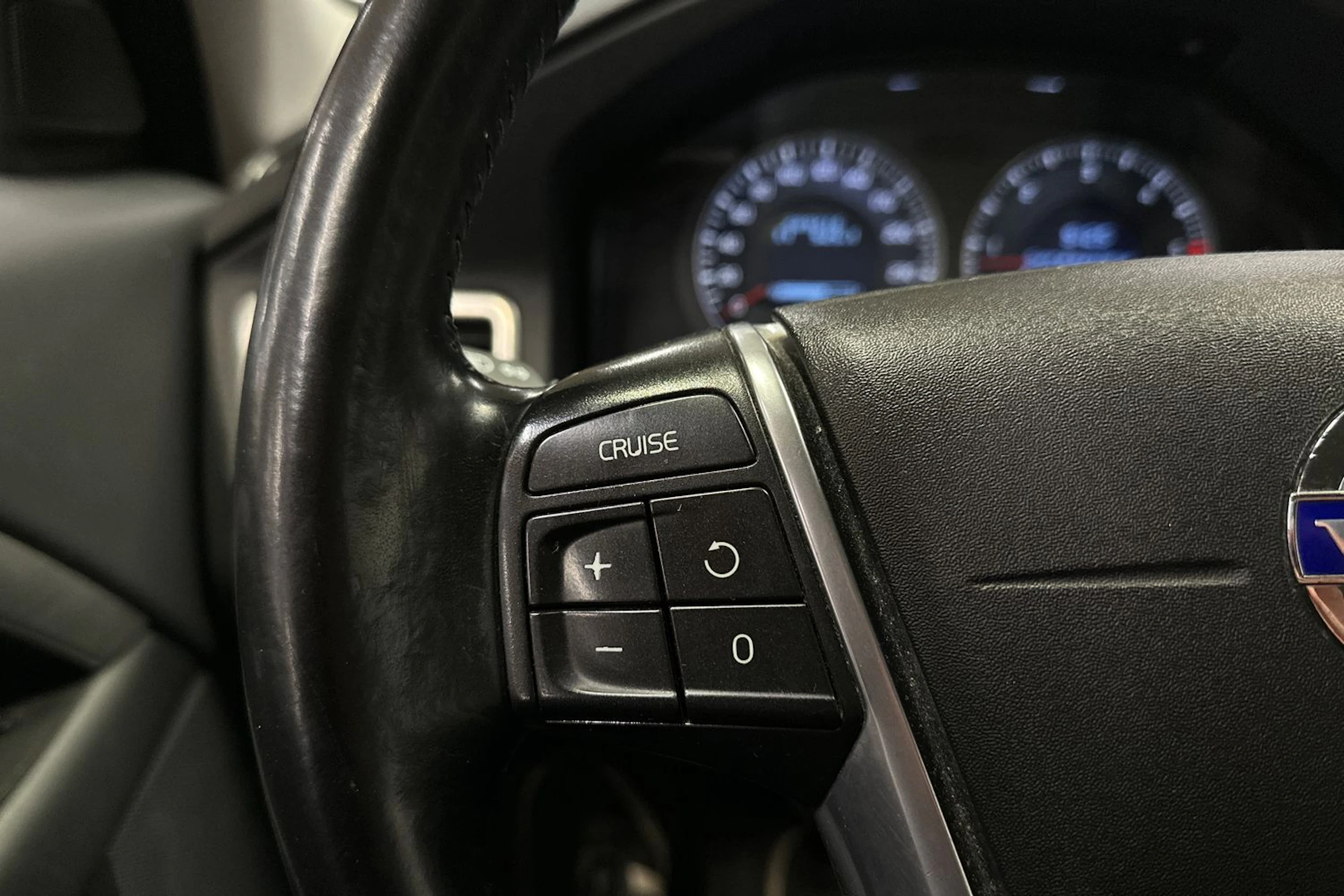 harmaa Volvo V70 2009 kuva 23.