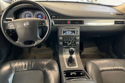 Musta Volvo V70 2009 kuva 4.