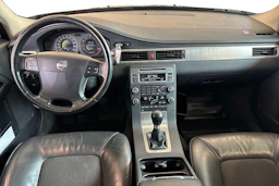 Musta Volvo V70 2009 kuva 9.