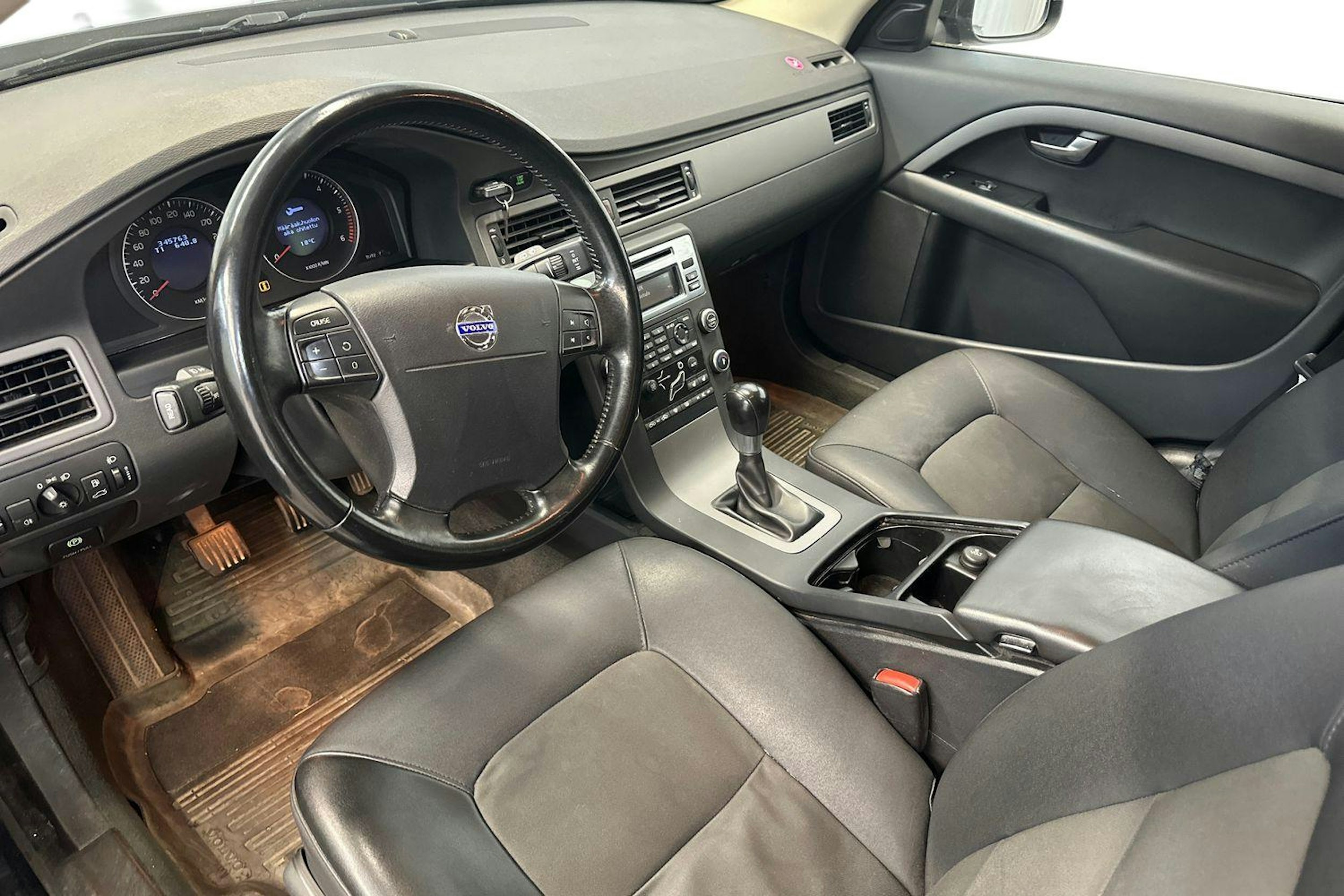harmaa Volvo V70 2009 kuva 3.
