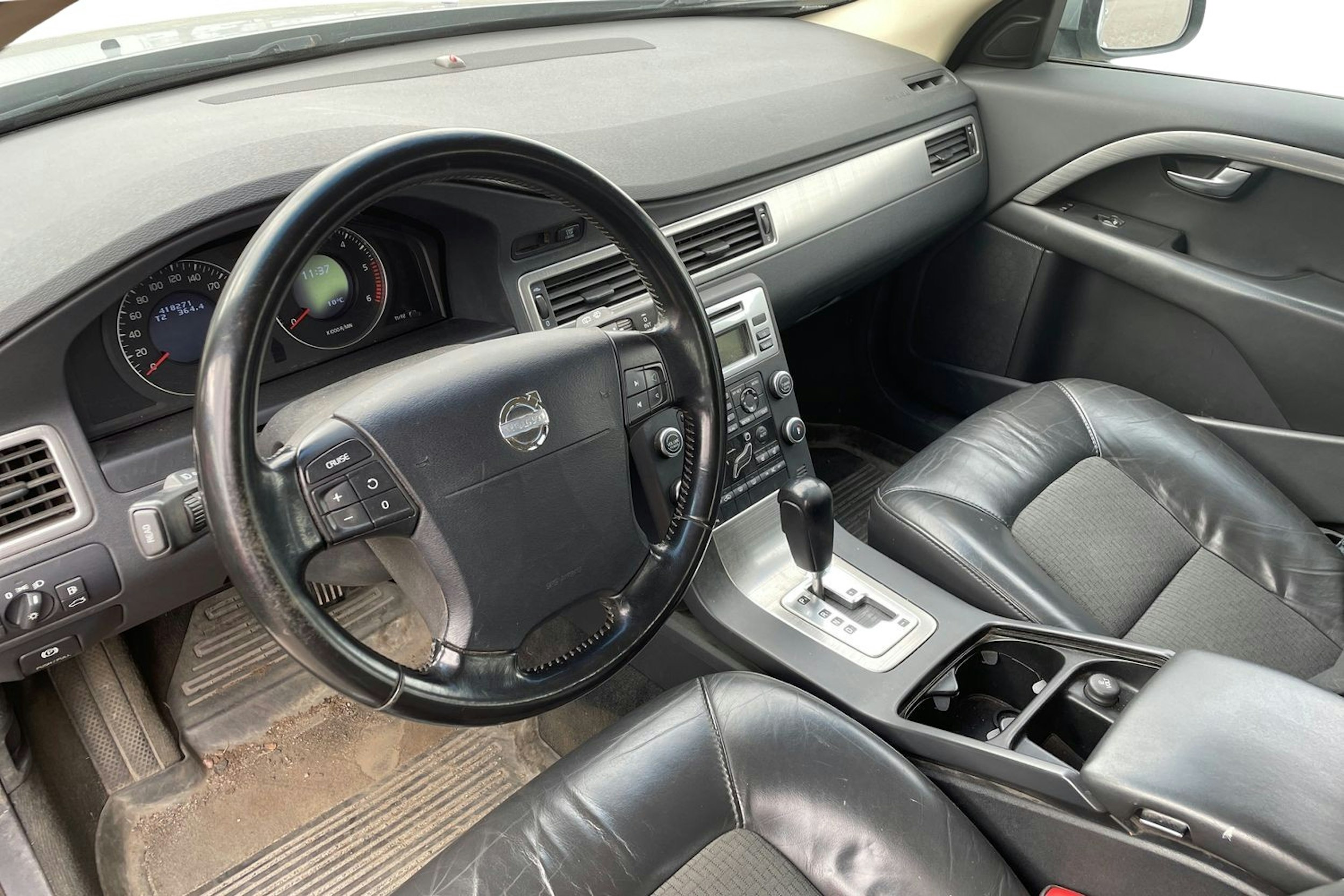Harmaa Volvo V70 2009 kuva 3.