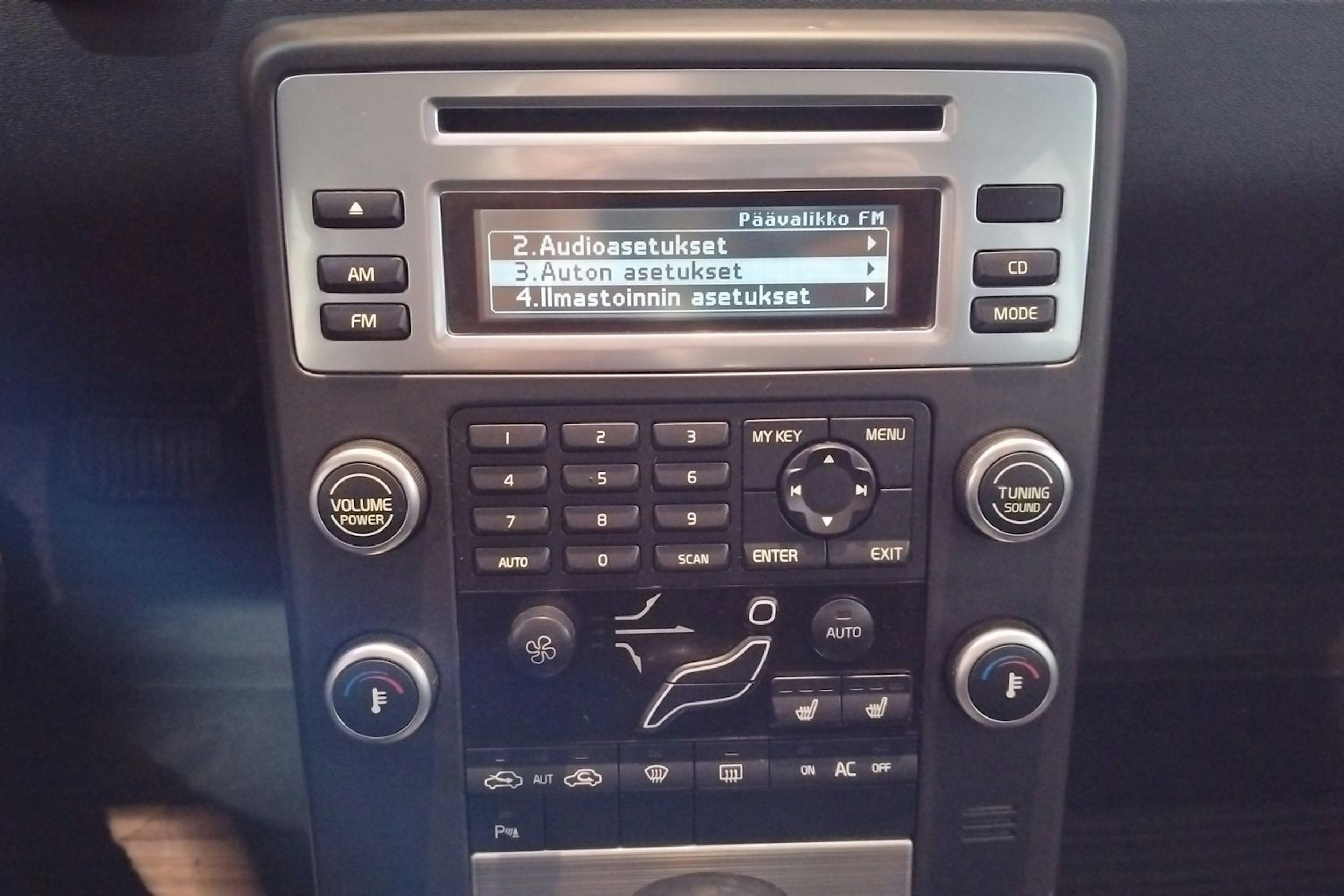 Harmaa Volvo V70 2009 kuva 16.