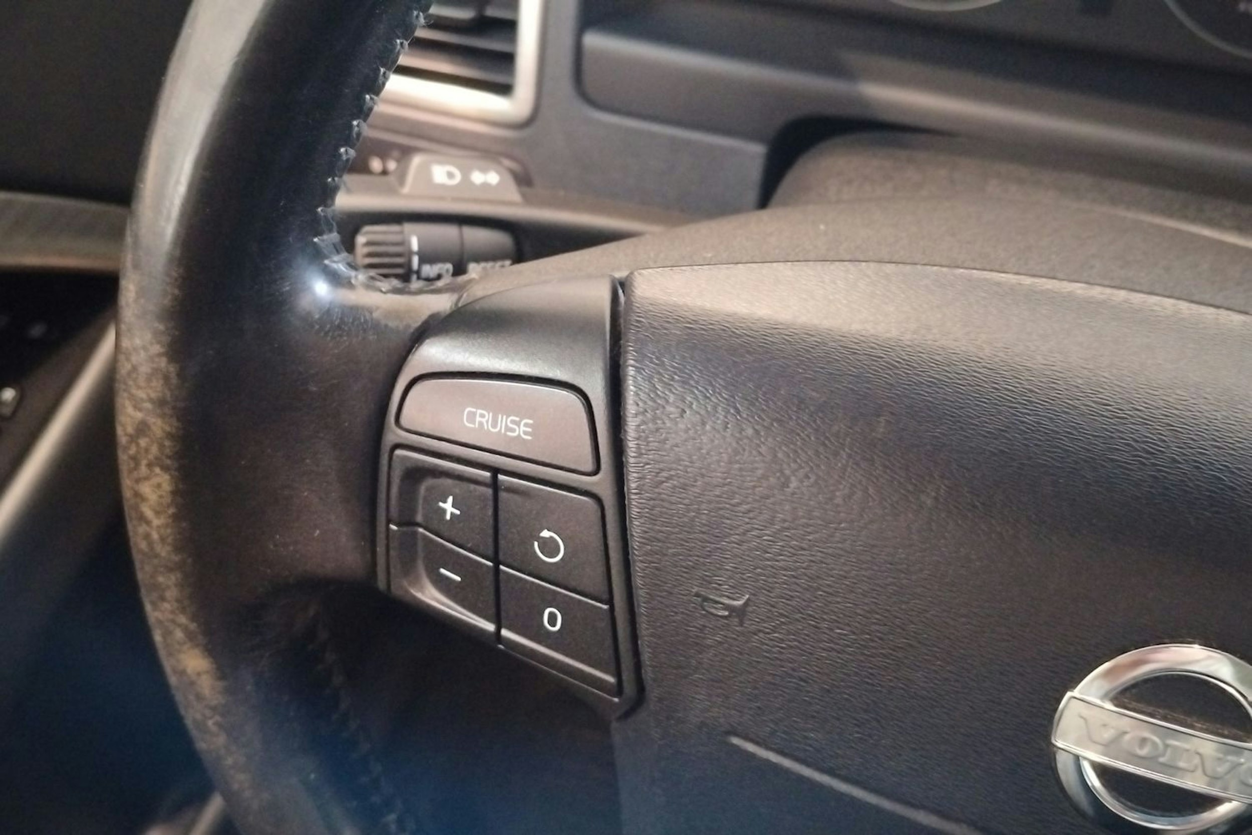Harmaa Volvo V70 2009 kuva 19.
