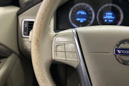musta Volvo V70 2009 kuva 13.