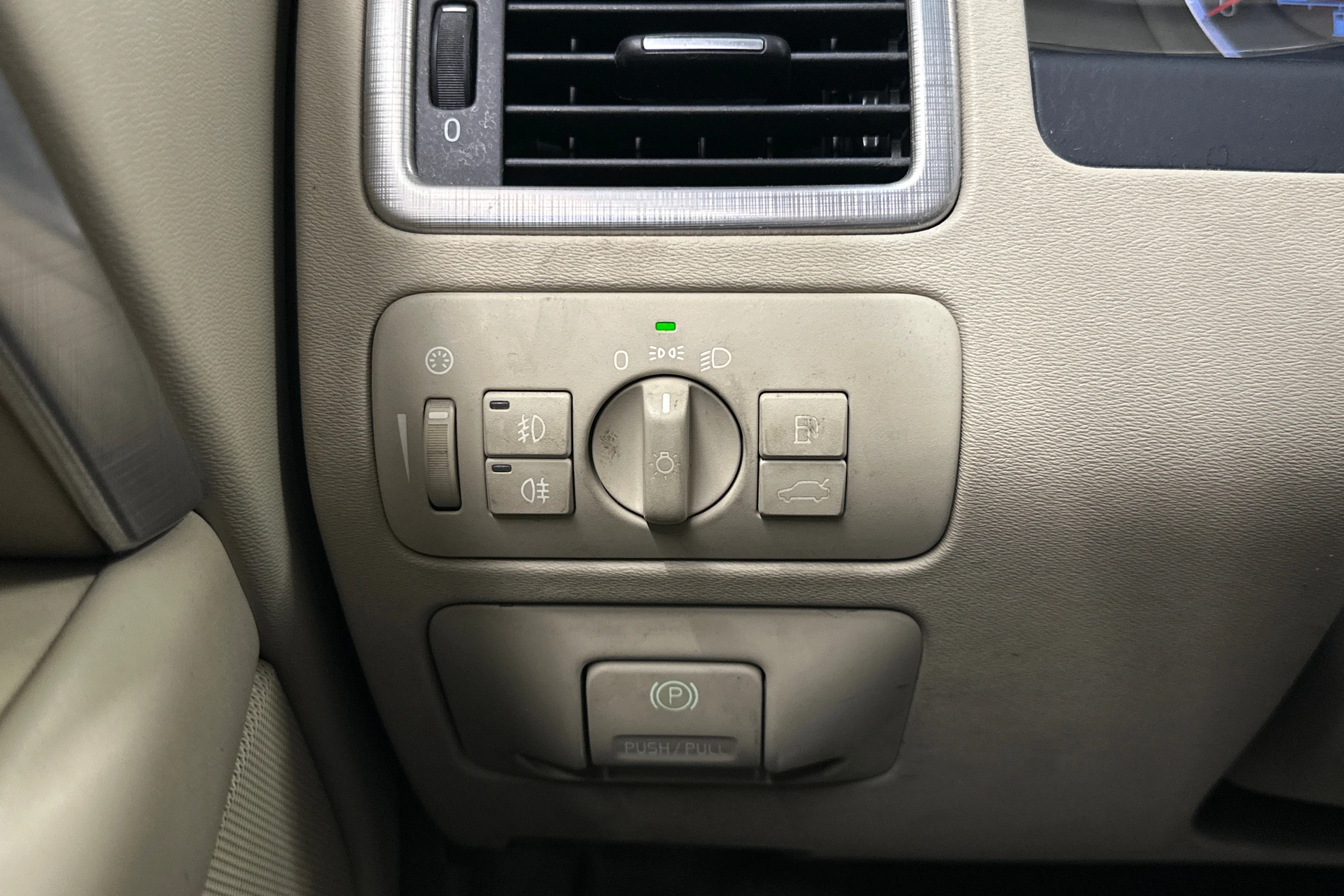 musta Volvo V70 2009 kuva 17.