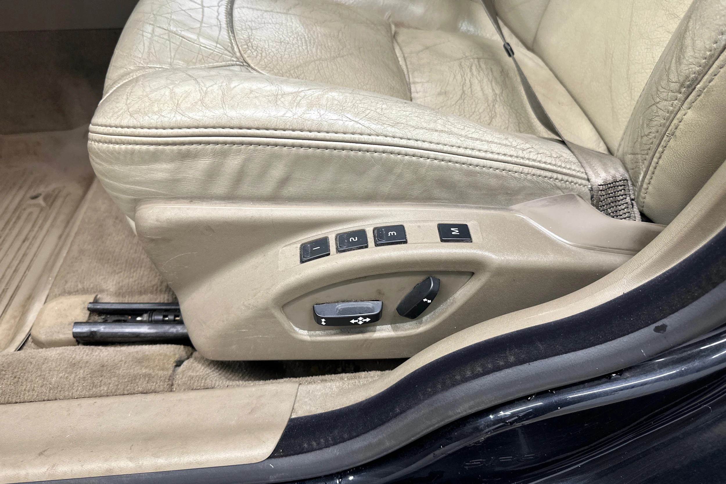 musta Volvo V70 2009 kuva 20.