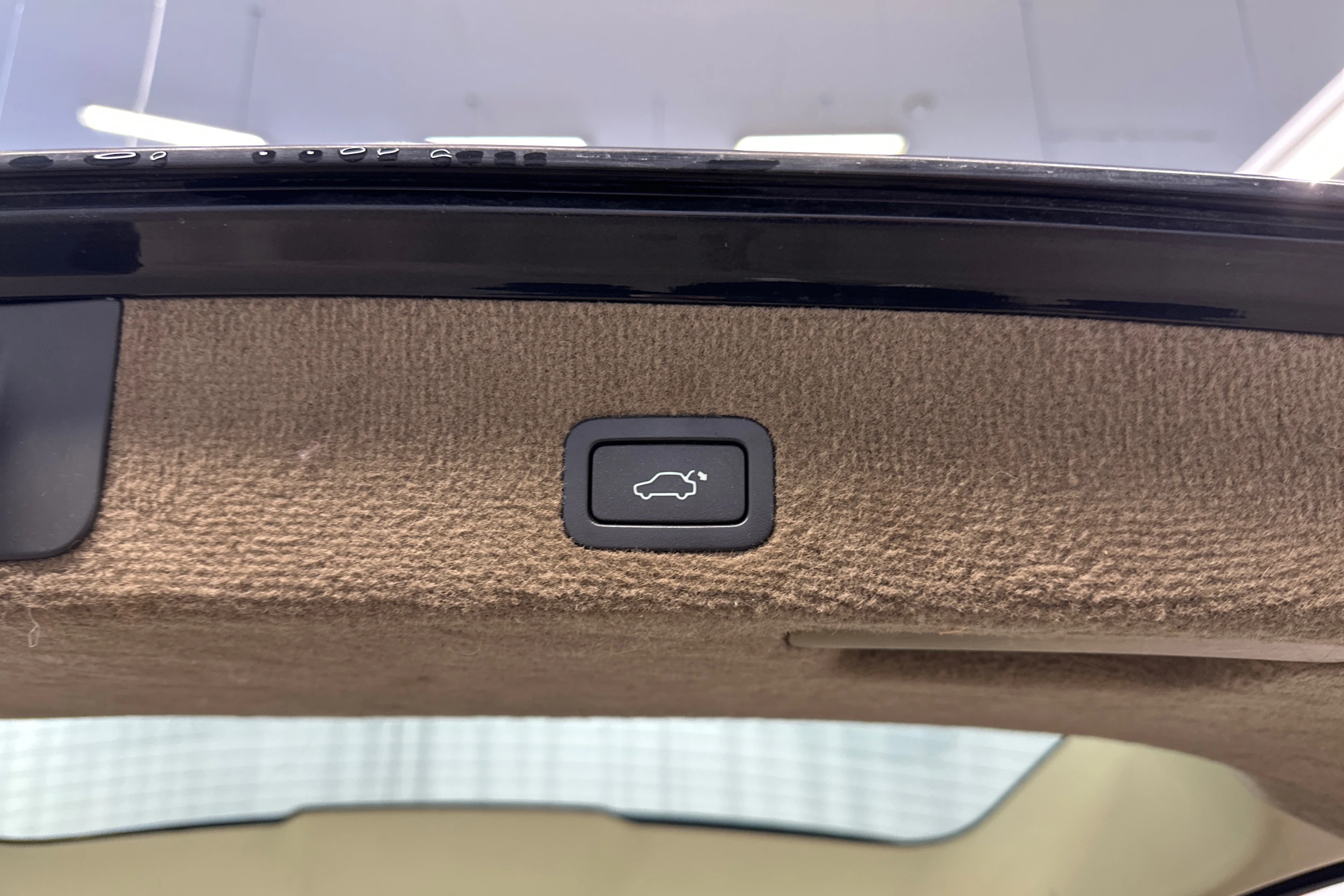 musta Volvo V70 2009 kuva 22.