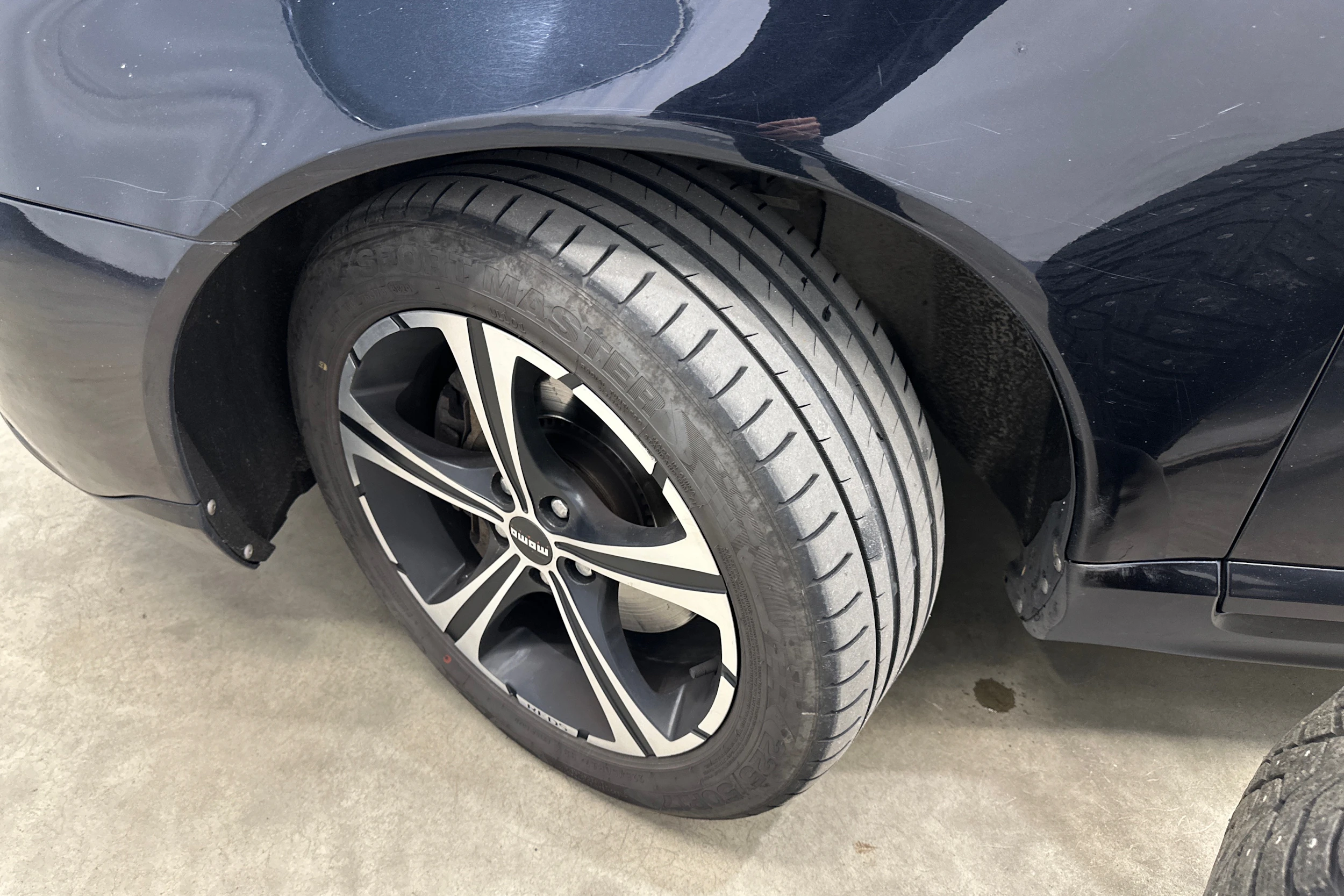 musta Volvo V70 2009 kuva 26.