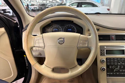 musta Volvo V70 2009 kuva 11.