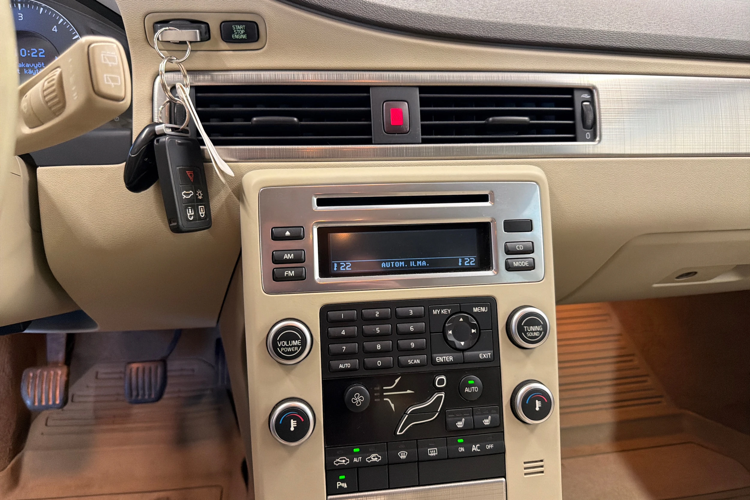 musta Volvo V70 2009 kuva 12.