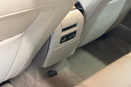 musta Volvo V70 2009 kuva 16.