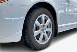 valkoinen Volvo V70 2011 kuva 11.