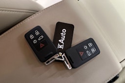valkoinen Volvo V70 2011 kuva 31.