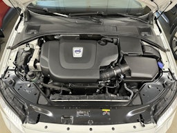 valkoinen Volvo V70 2011 kuva 33.