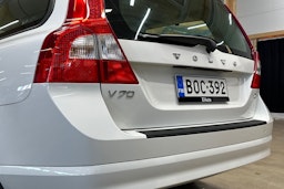 valkoinen Volvo V70 2011 kuva 37.