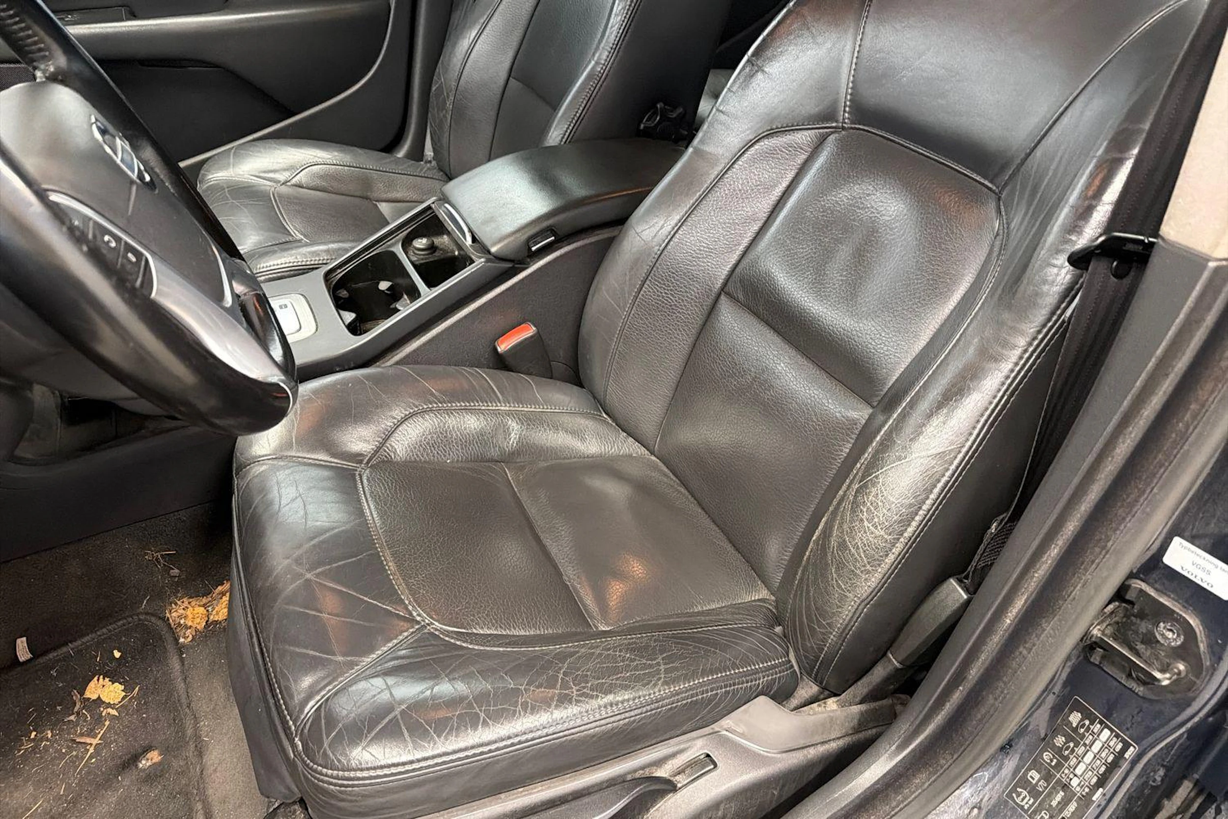 sininen Volvo V70 2010 kuva 8.