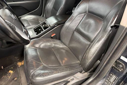 sininen Volvo V70 2010 kuva 8.