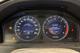 sininen Volvo V70 2010 kuva 9.
