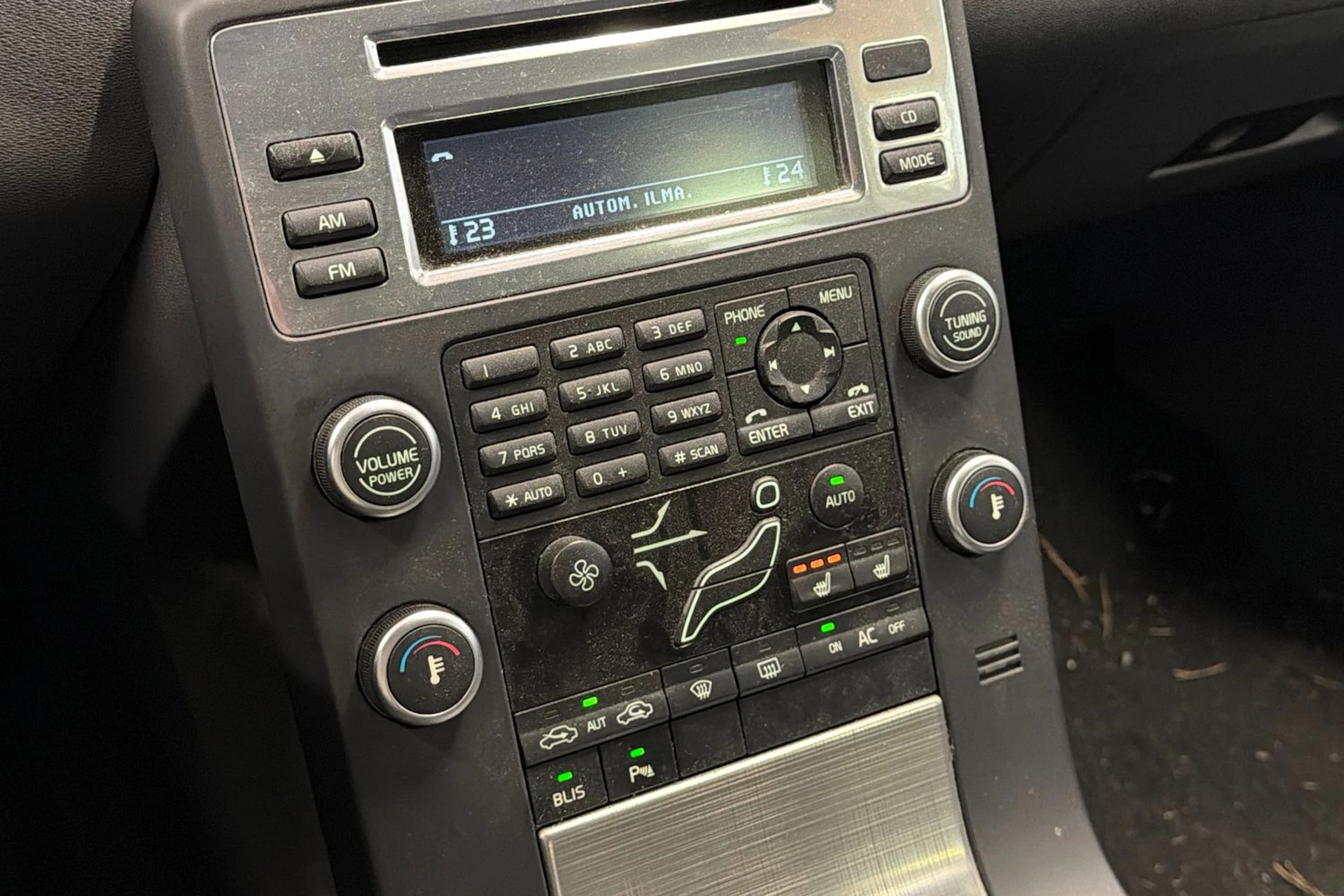 sininen Volvo V70 2010 kuva 10.