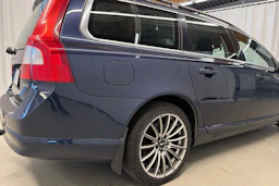 sininen Volvo V70 2010 kuva 16.