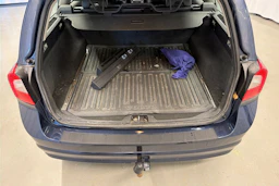 sininen Volvo V70 2010 kuva 17.