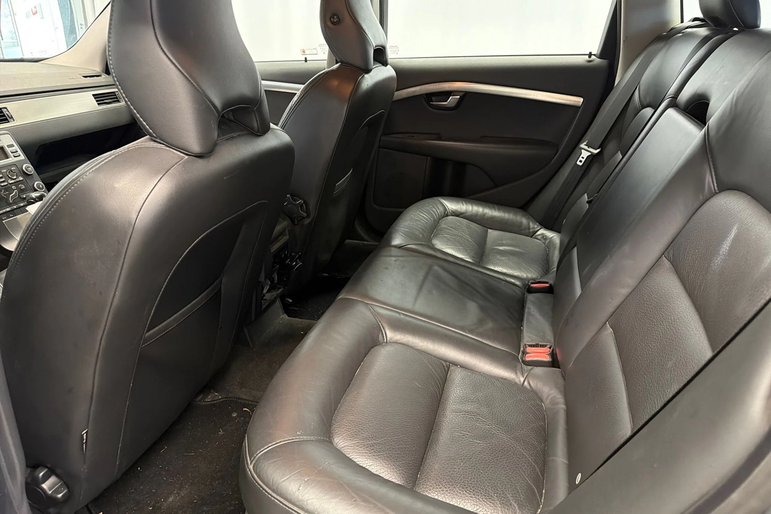 sininen Volvo V70 2010 kuva 18.