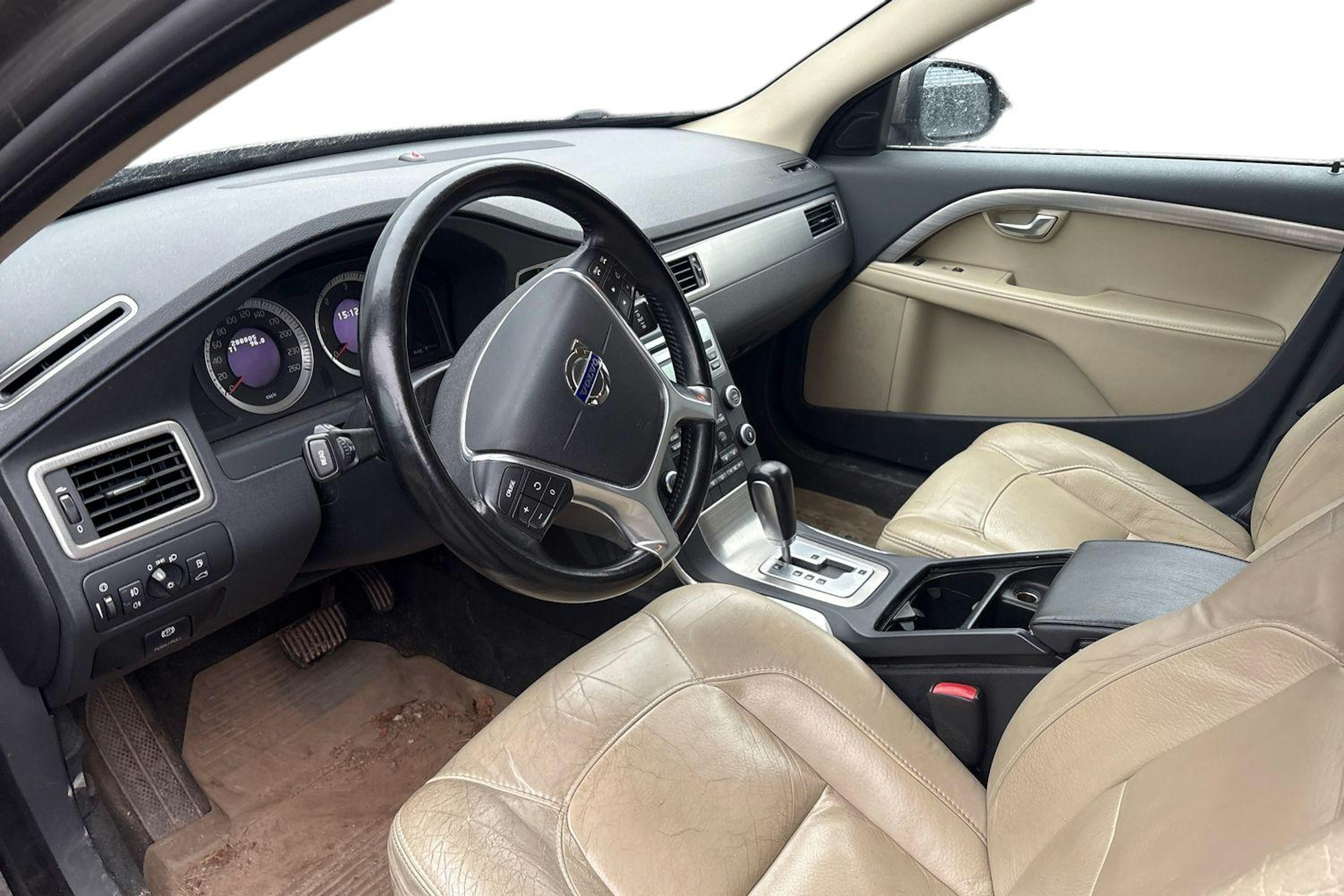 harmaa Volvo V70 2010 kuva 3.