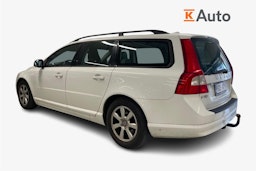 Valkoinen Volvo V70 2010 kuva 2.