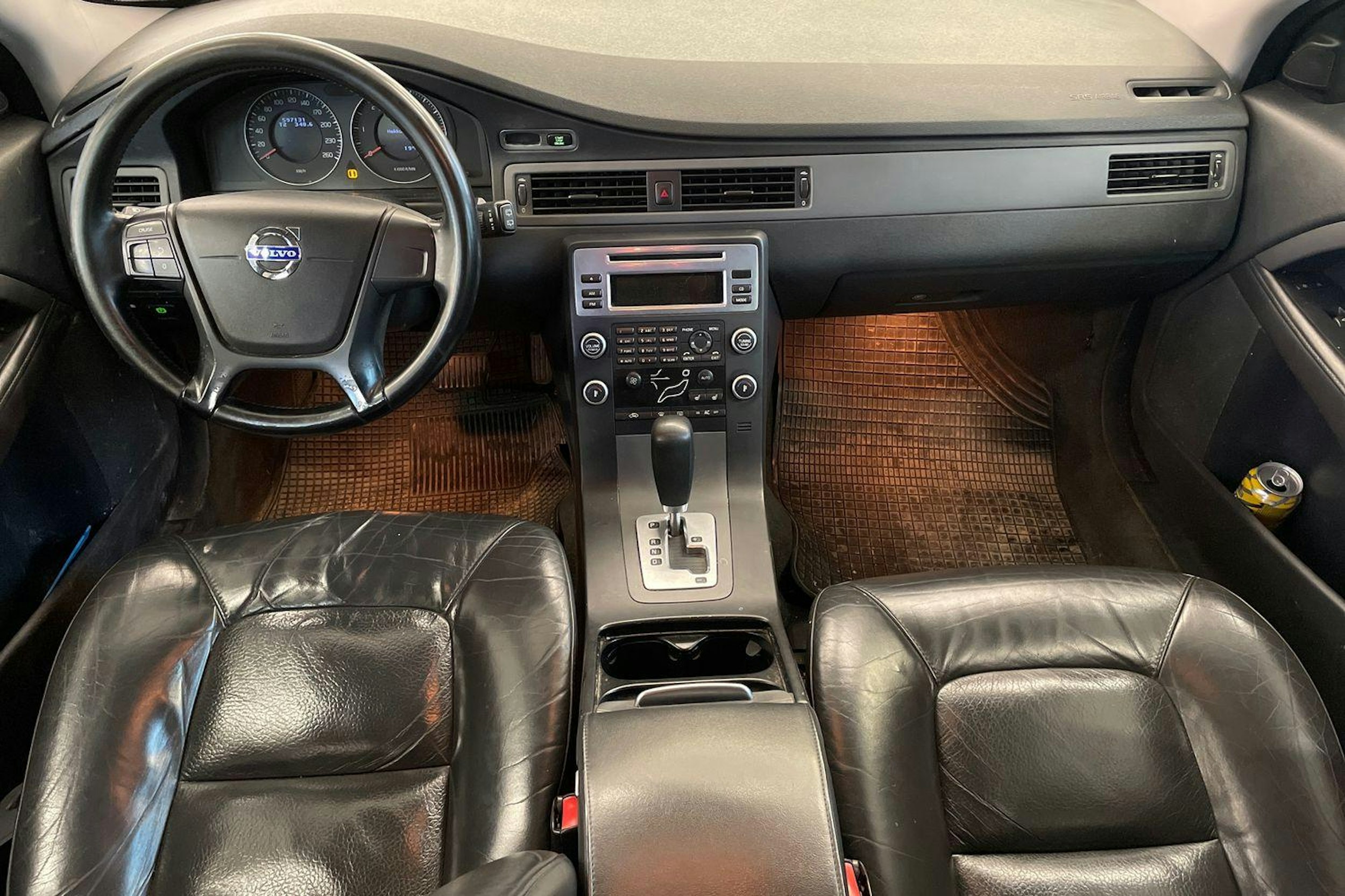 Musta Volvo V70 2010 kuva 7.