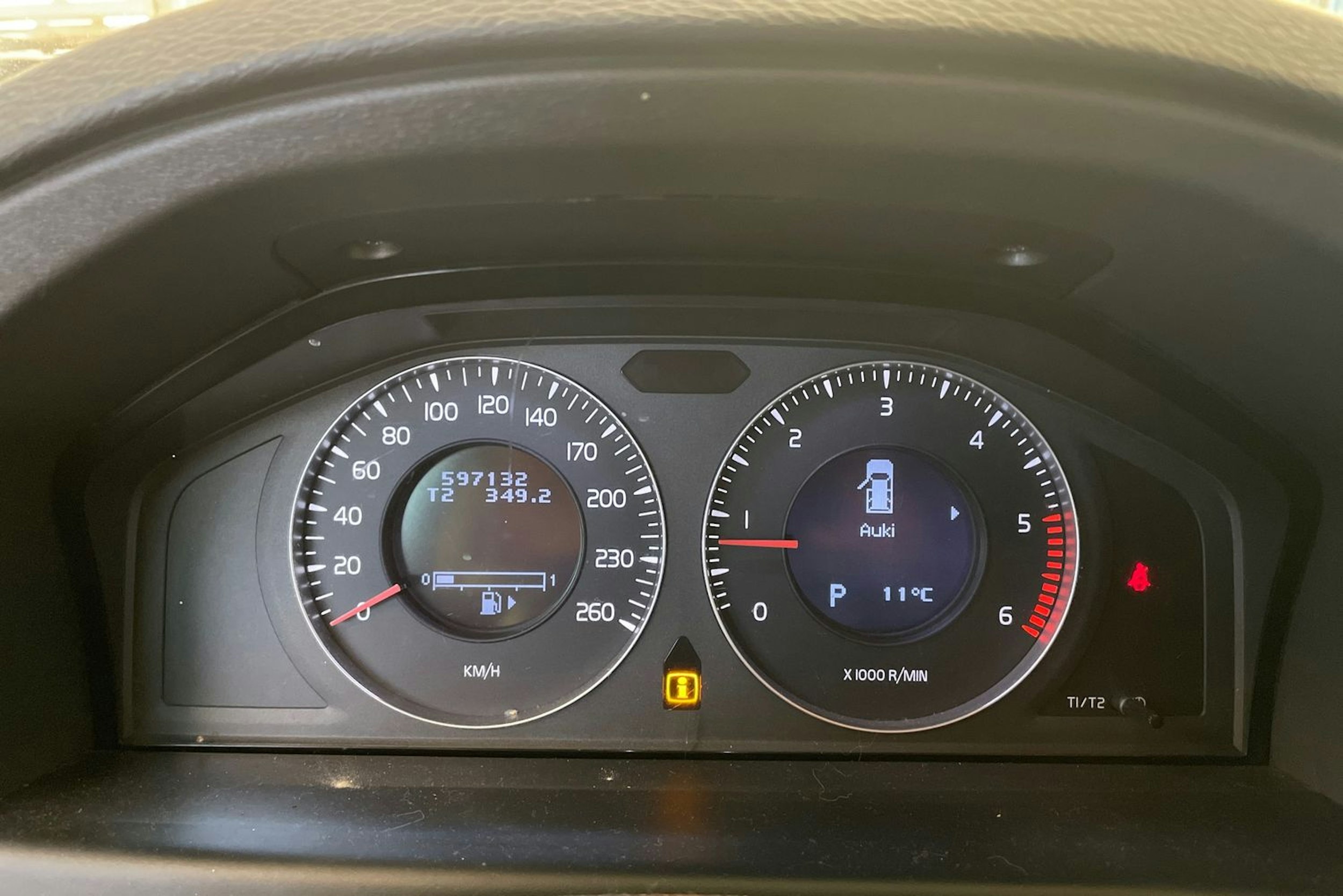 Musta Volvo V70 2010 kuva 11.