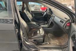 Musta Volvo V70 2010 kuva 14.