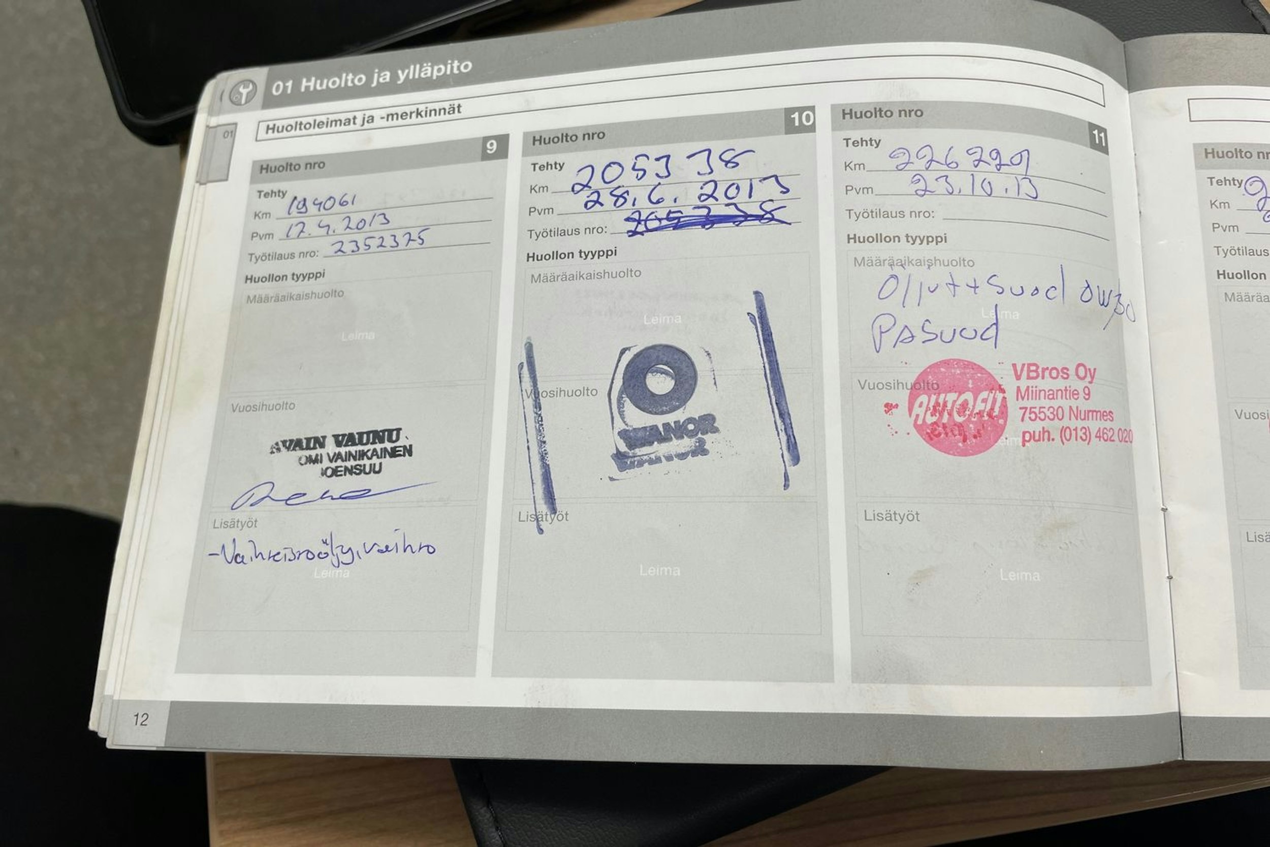 Musta Volvo V70 2010 kuva 21.