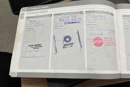 Musta Volvo V70 2010 kuva 21.