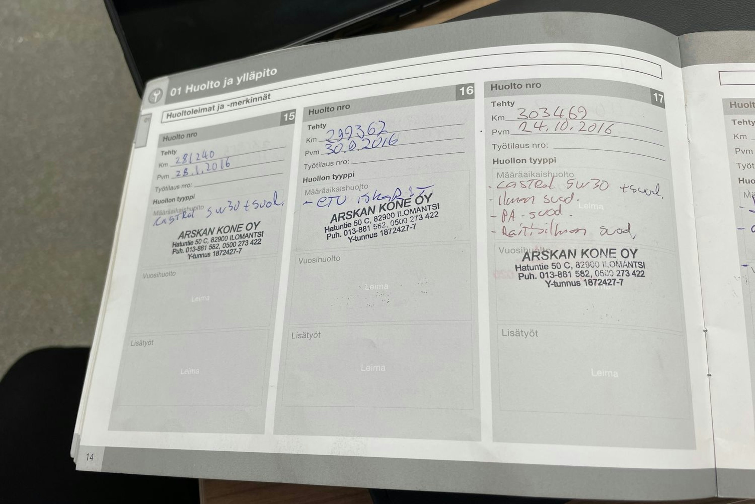 Musta Volvo V70 2010 kuva 23.