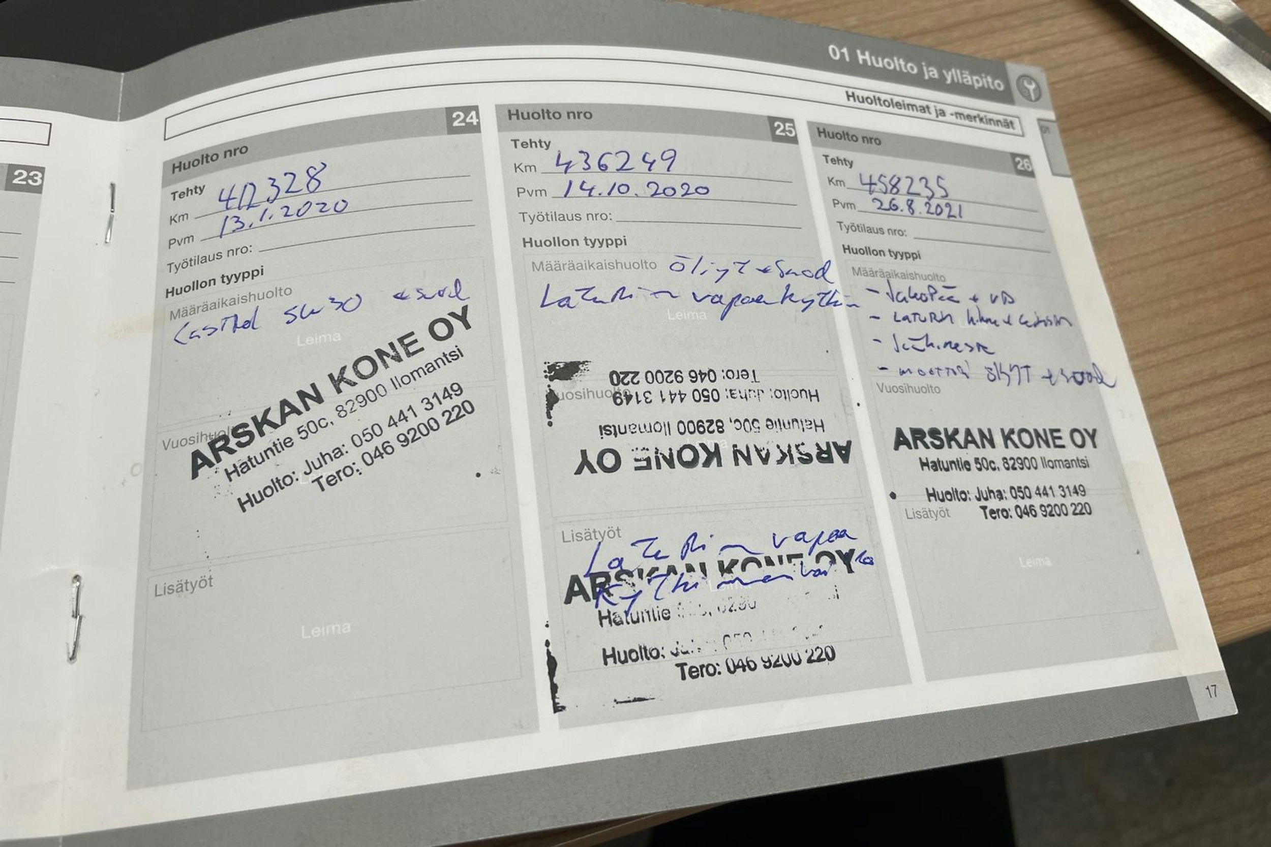 Musta Volvo V70 2010 kuva 26.