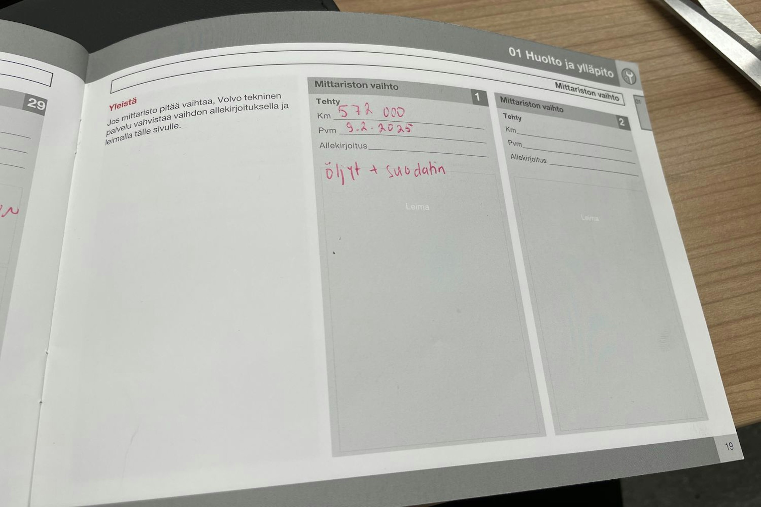 Musta Volvo V70 2010 kuva 28.