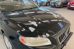 Musta Volvo V70 2010 kuva 29.