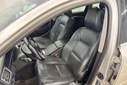 harmaa Volvo V70 2010 kuva 16.
